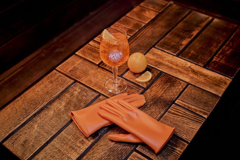 APEROL LAUNCHES WORLD’S FIRST CITRUS BASED VEGAN-LEATHER GLOVES