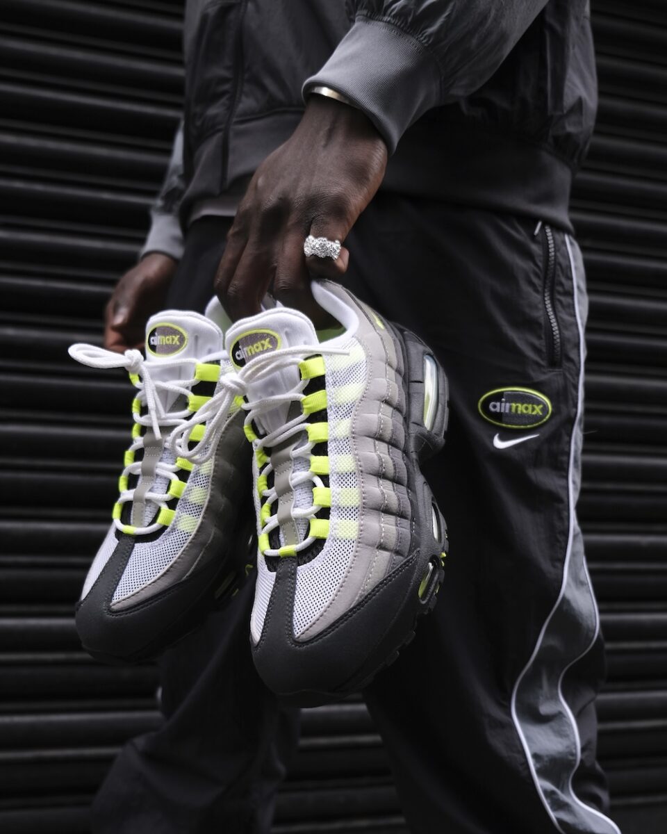 エアドッグ JD DROPS BOLD NIKE AIR MAX OG NEON CAMPAIGN FRONTED BY LOUIS